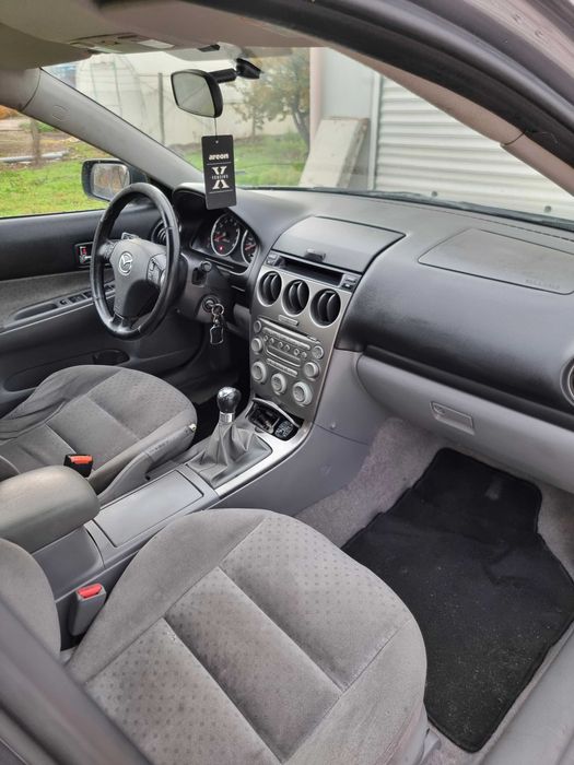 Mazda 6  1.8 Бензин