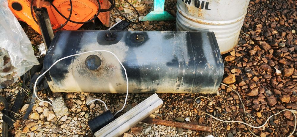 Vand rezervor metalic, stare buna