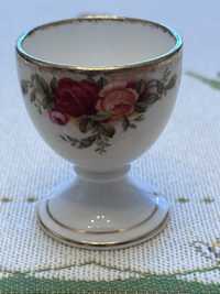 Royal Albert Old Coutry Roses - порцеланови поставки за яйца ЗАПАЗЕНИ