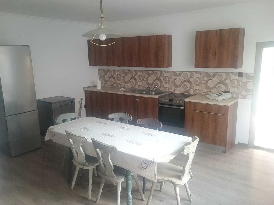 Casă de închiriat 160 m2 str Lunga Brasov - singur in curte