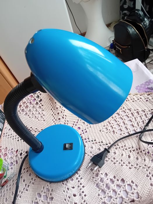 Lampa de masa mobila