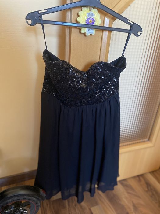 Vand rochii de ocazie