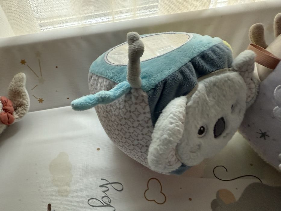 Бебешки играчки 0-18 месеца