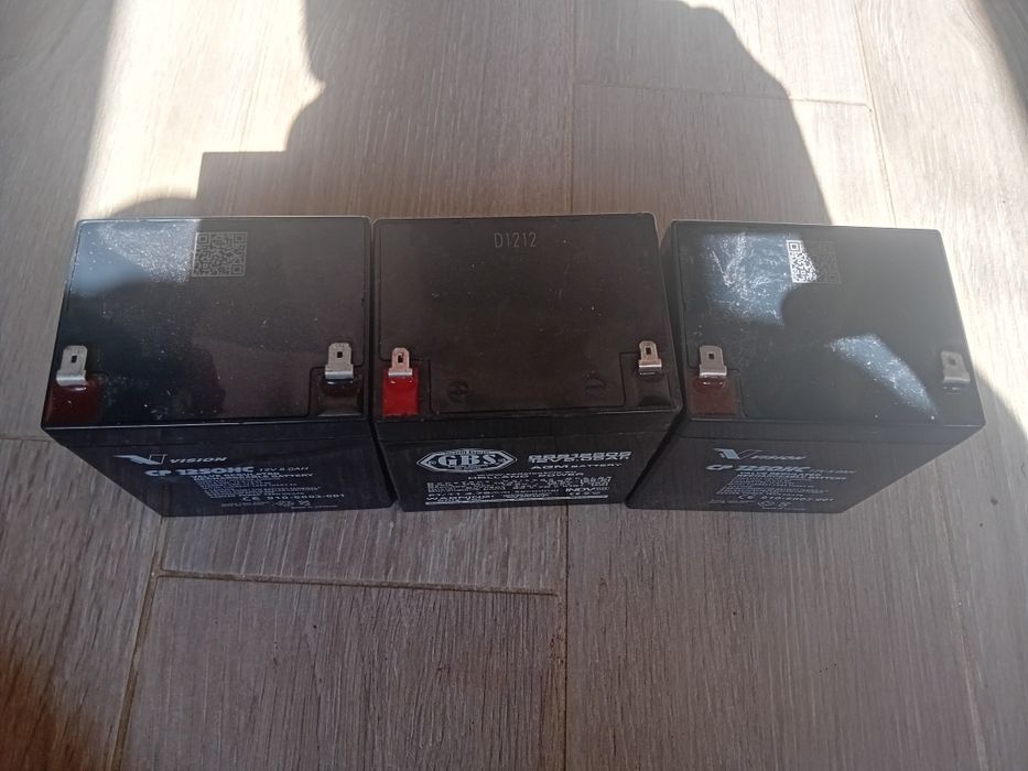 Vând acumulatoare de 5.5 ah și de 7 ah noi