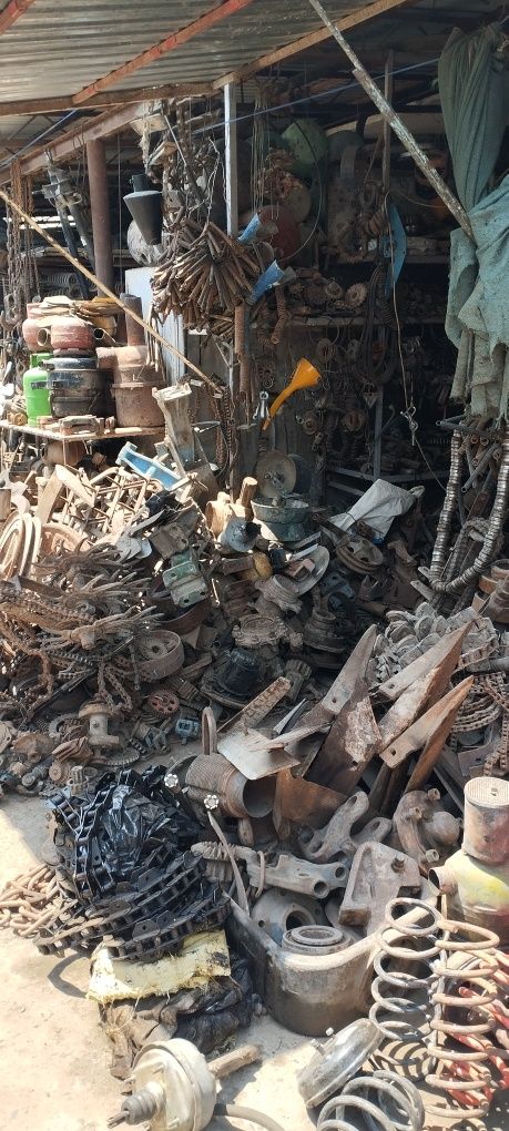 Xohlagan turdagi traktor zapchastlari bor