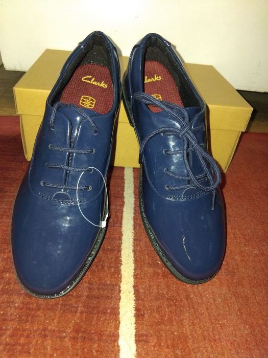 Детски лачени обувки Clarks, размер 33