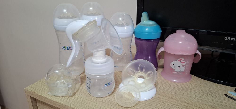 Електрическа помпа Cangaroo + ръчна помпа Avent + шишета,биберони,чаши