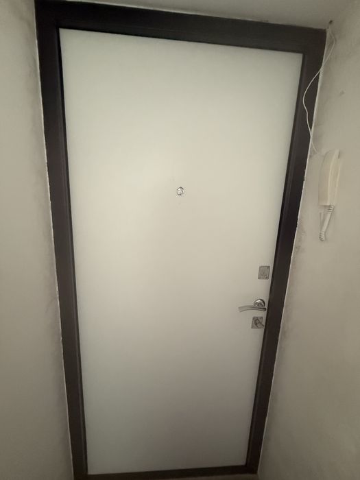 Дверь наружная металлическая в отличном состоянии