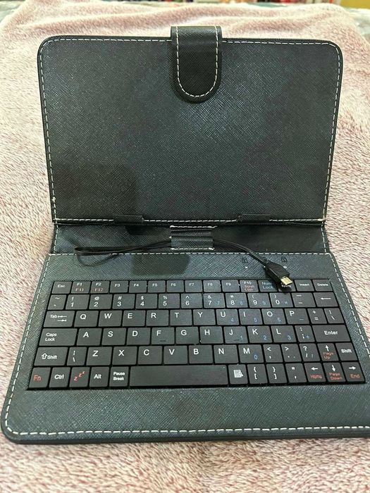 Калъф-клавиатура за таблет 8 инча