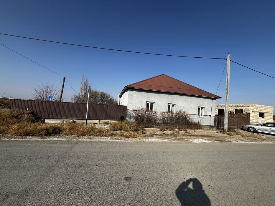 Уй сатылады 21млн саудасы бар 2спальный,1зал,холл, кухня, туалет ванна