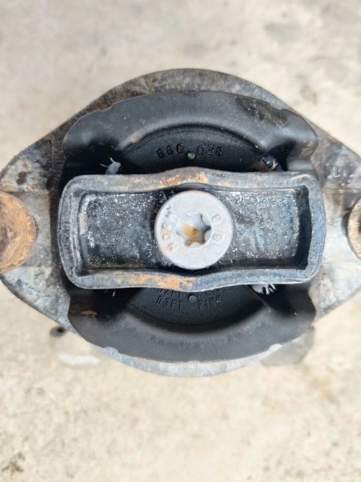 Tampon cutie viteze automata motor 2.0 TDI Seat Exeo Audi A4 B7 8E0399115 / MD3231