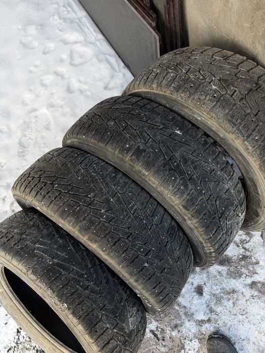 Продам резину 235/60/18