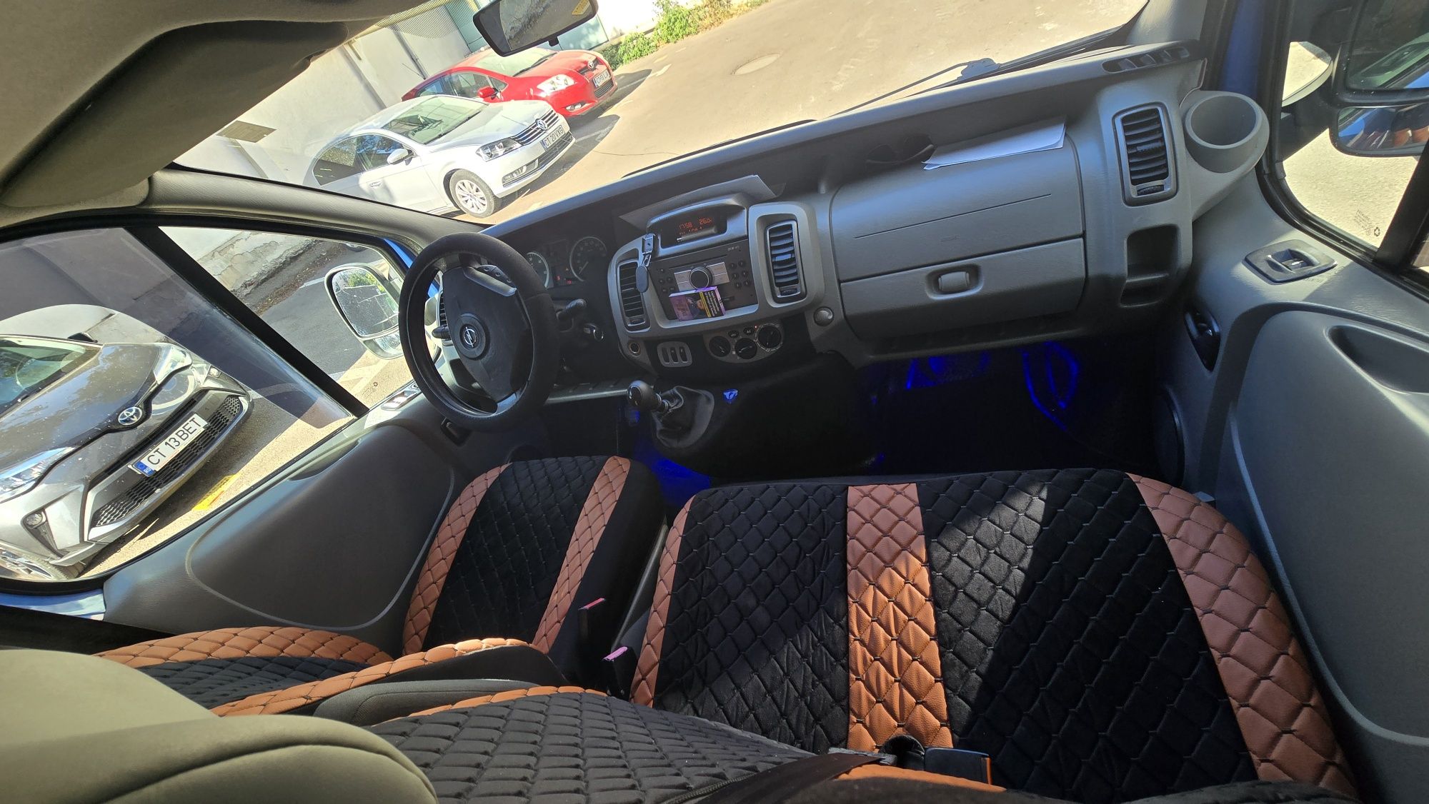 Vand/schimb Opel vivaro 2008 e4 2.5d 9 locuri loong