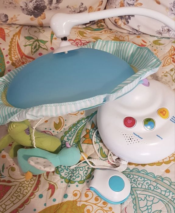 Patut Bebe Lemn,Alb, Saltea Cocos,Cadou Carusel cu muzica si proiectie