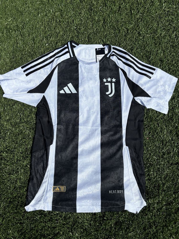 Тениски Juventus подписани от БУФОН
