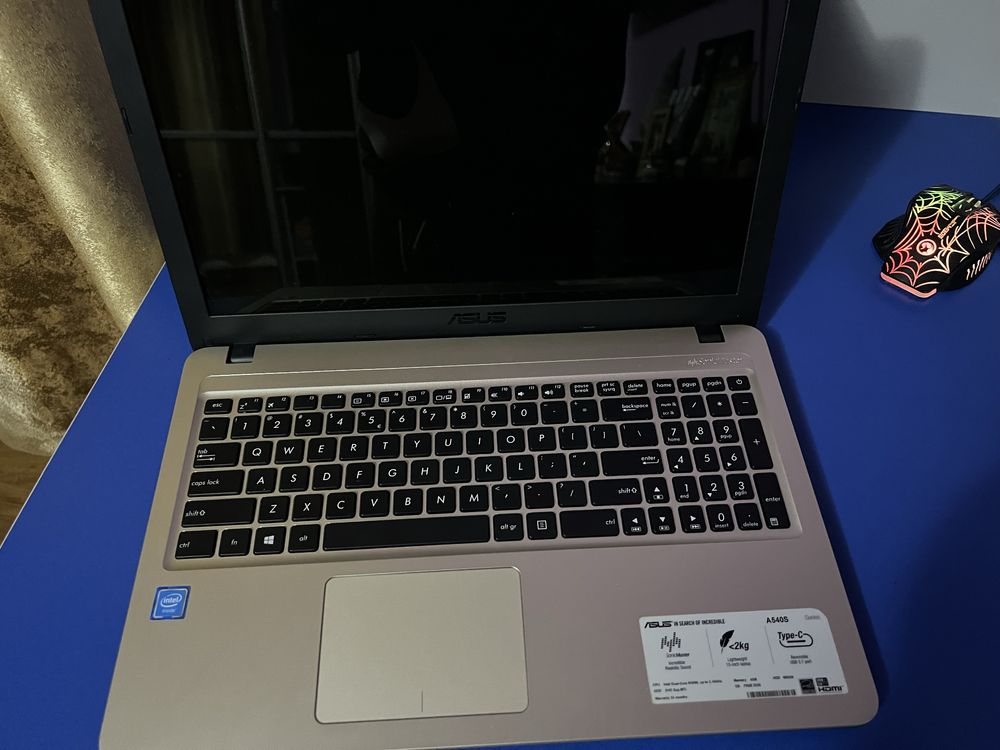 Vand laptop Asus A540S