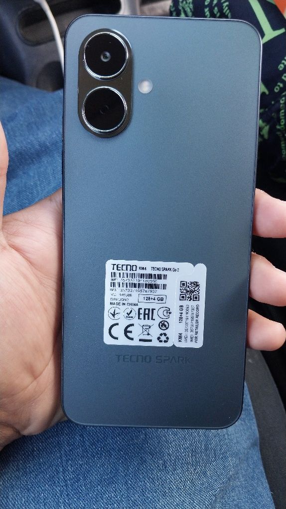 Tecno spark go karobkani ichida chixol zaryadnik naushnik qulay tel