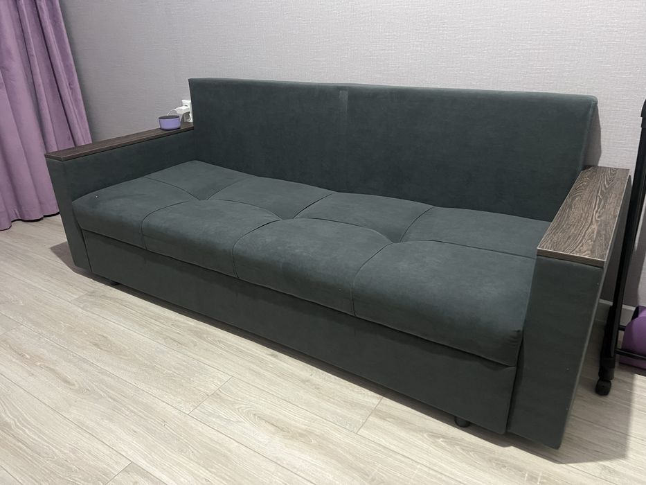 Продам диван в отличном состояний