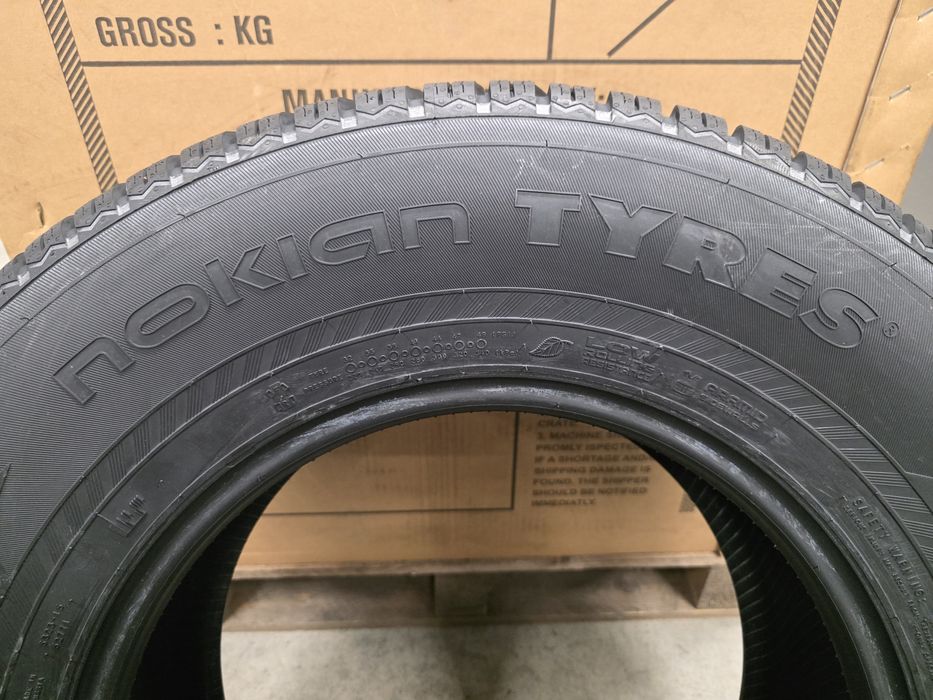 255/70/16 4бр. Nokian tyres WR SUV4