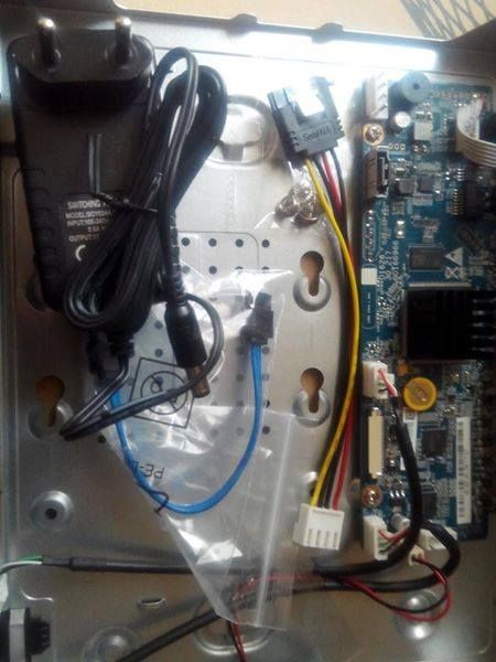 XVR 8 canale Safer Pentabrid Full HD + 2 IP NOU (fara HDD) - XVR Penta