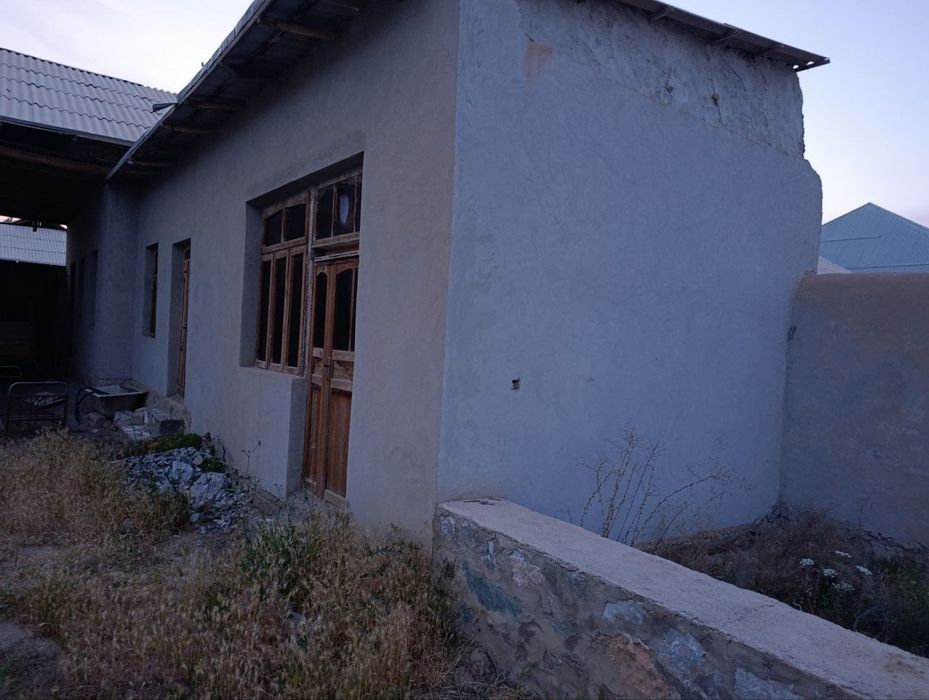 Uchastka sotiladi