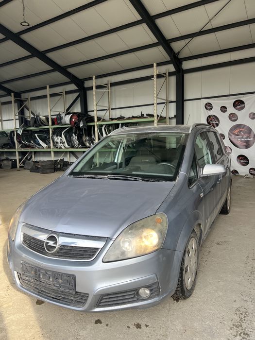 Vand bara fata capota usi motor 1.9 diesel 150 cp opel zafira B