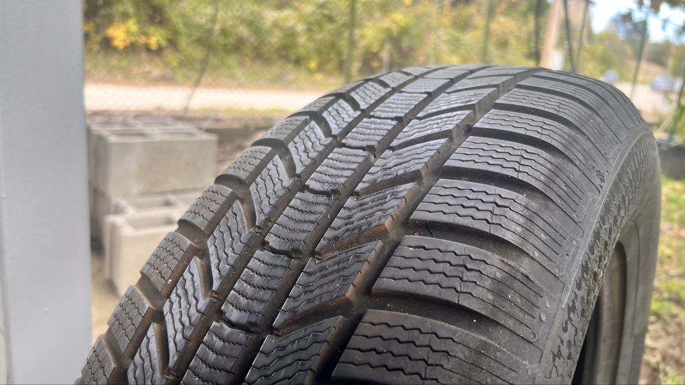 Гуми 235/65 R 17 H XL Continental DOT 3024