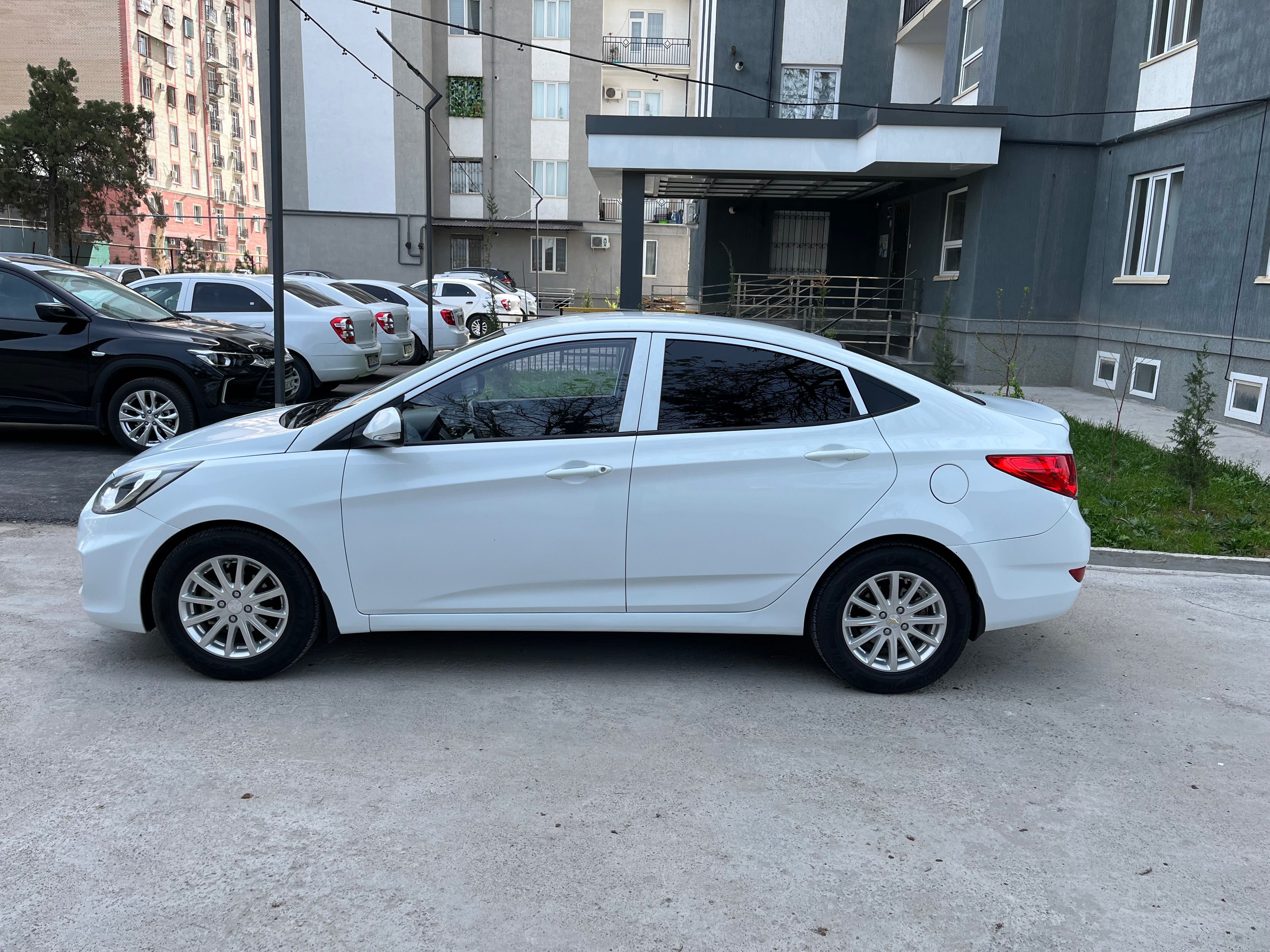 Hyundai accent(srochno)