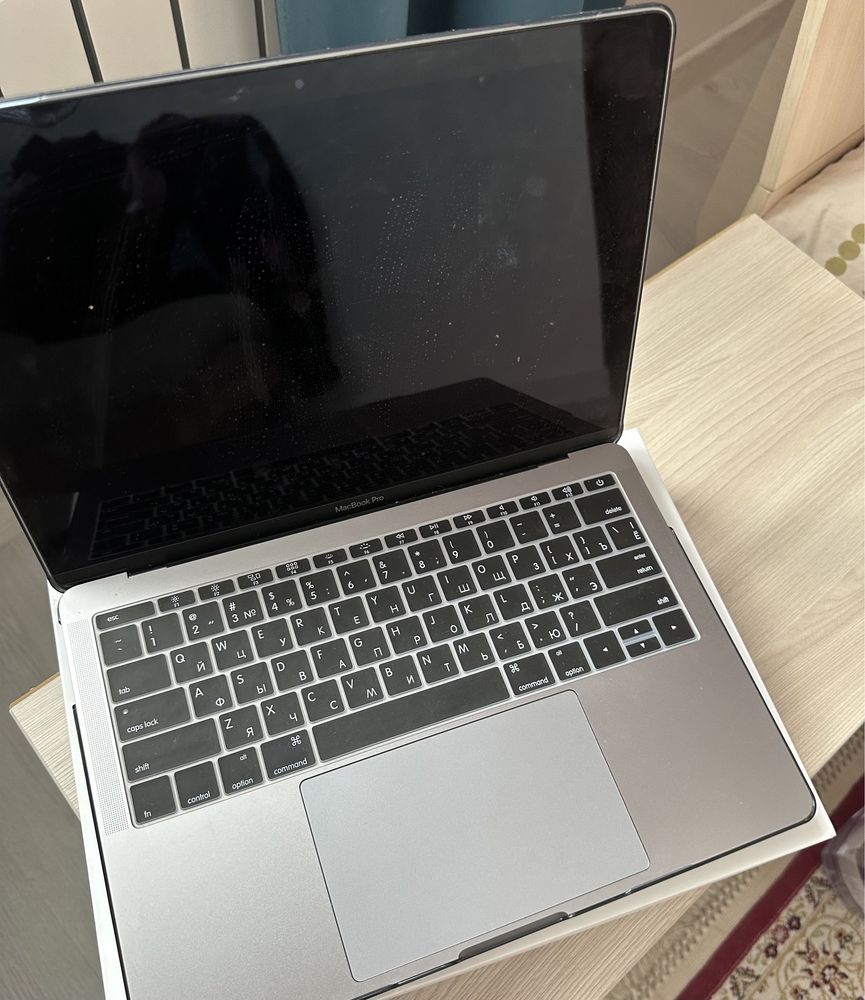 Apple MacBook Pro A1708 (13"/dual-core i5/128Гб)