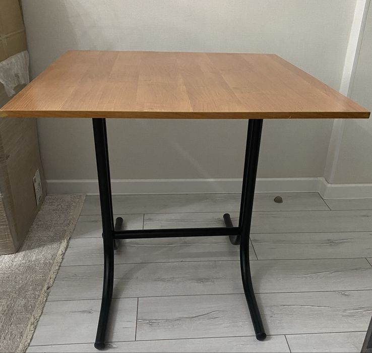 Продается письменный стол