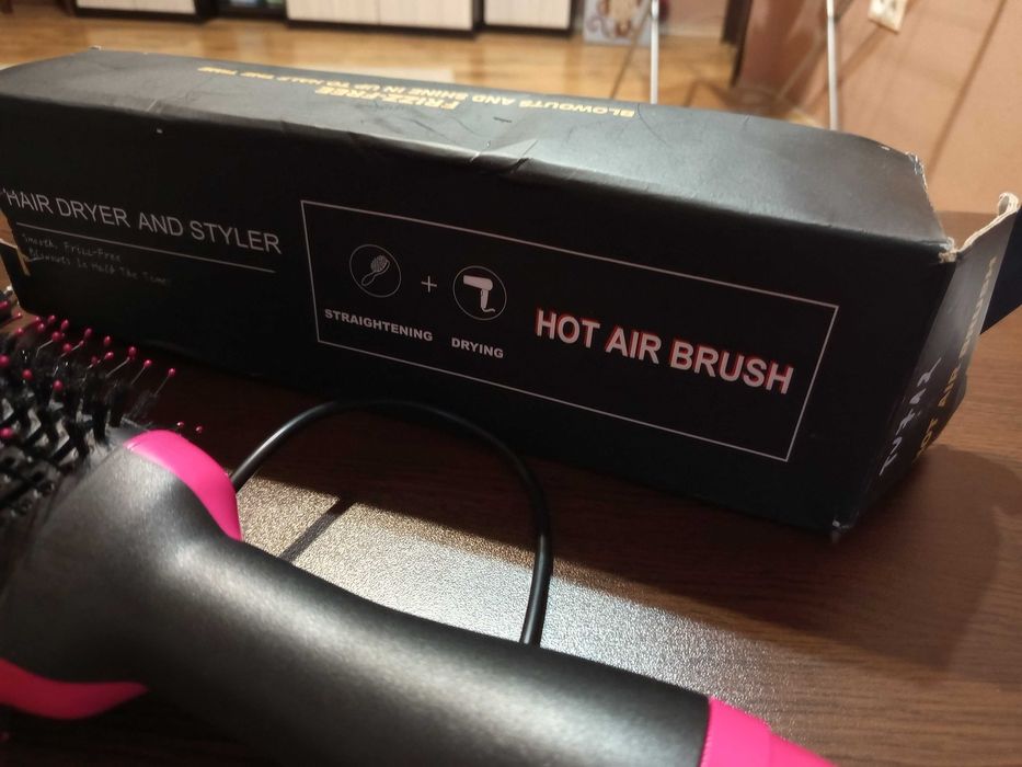 Четка сешоар с горещ въздух