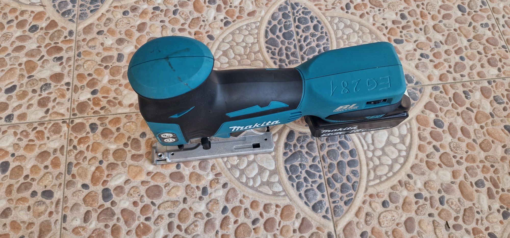 Акумулаторен прободен трион MAKITA DJV181