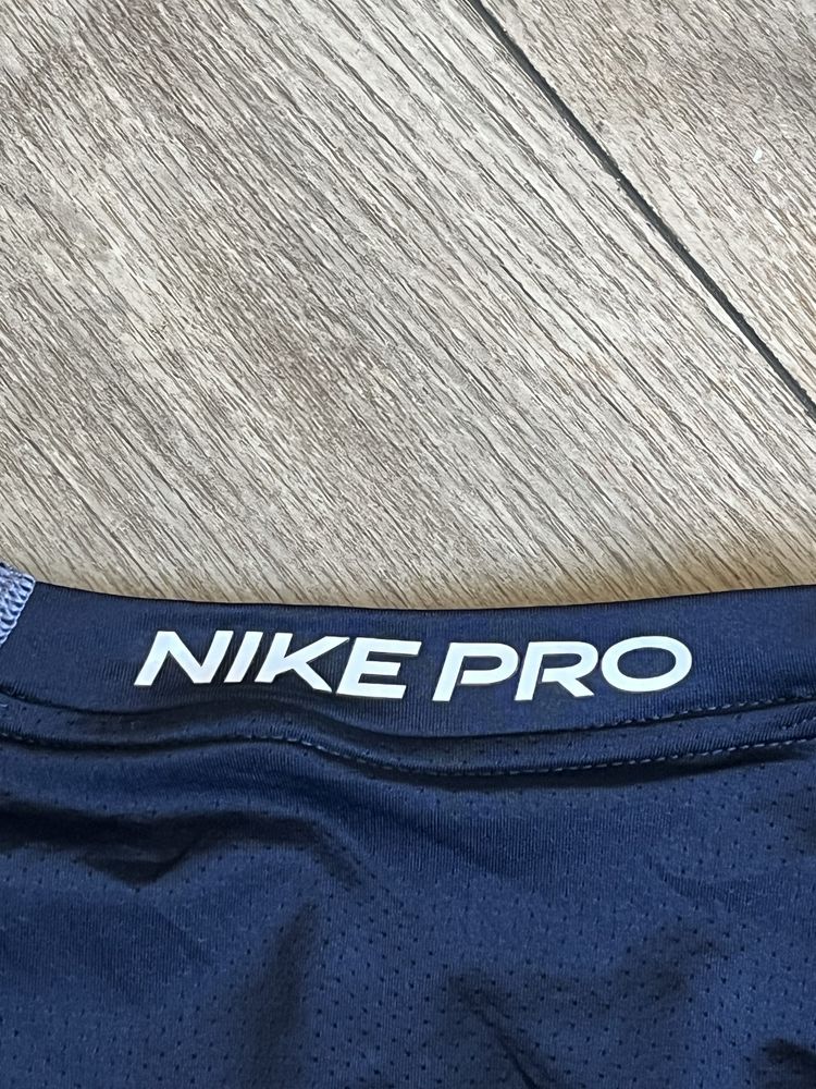 NIKE PRO Training - НОВА размер Л / Оригинал