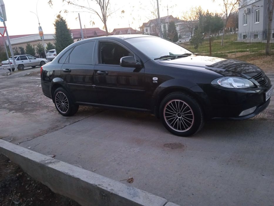 Gentra sroshni sotiladi