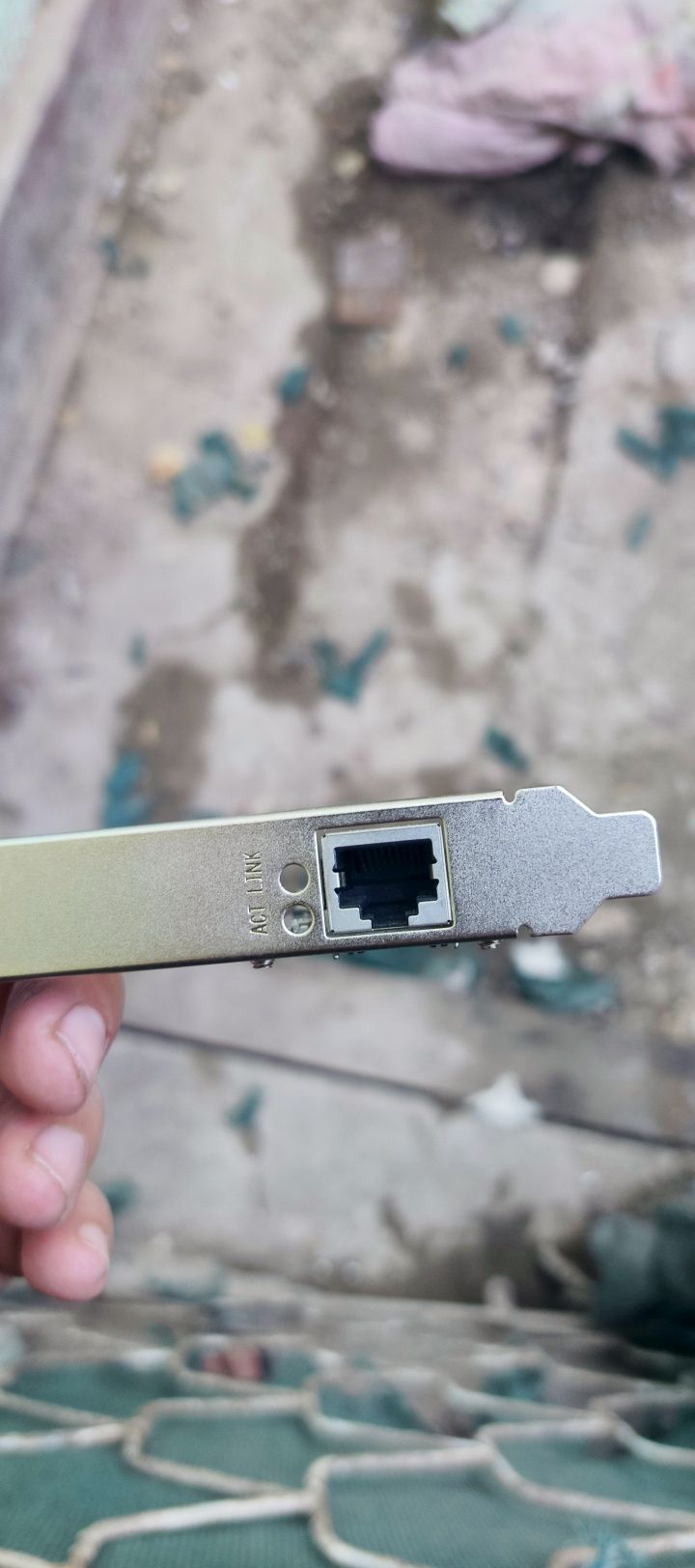 Продам сетевой адаптер TP-Link PCI-E 1Gbps