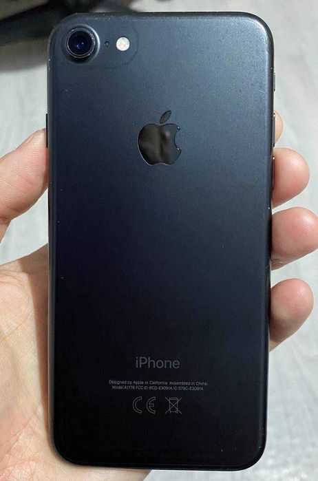 Продам iPhone 7 32GB