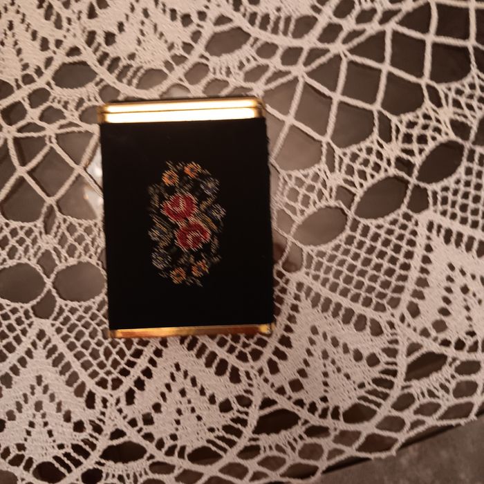 Tabachera aurie cu  catifea neagra Vitange