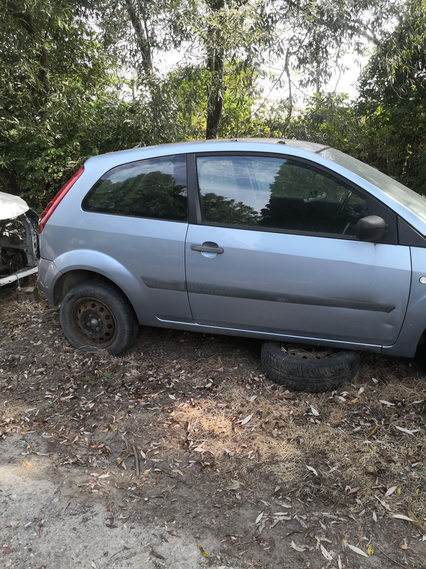 Dezmembrez Ford Fiesta 1.2 benzina 1.4 TDCI