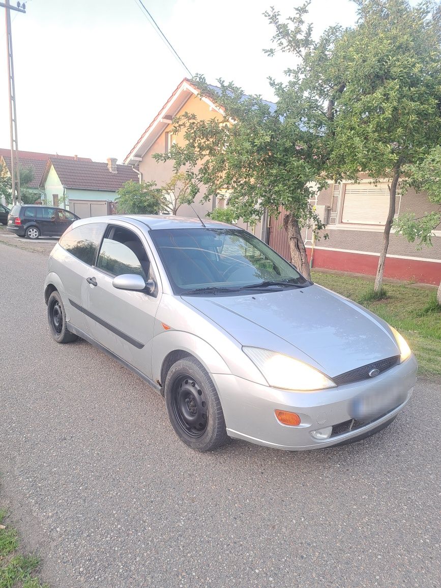 Ford Focus 1.6 i nu are acte doar copii 350€