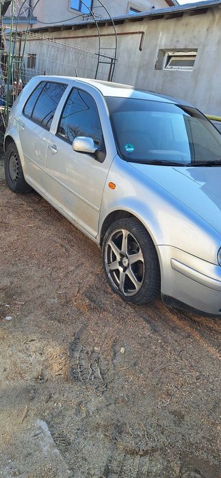 Vand Golf 4 2000 benzina