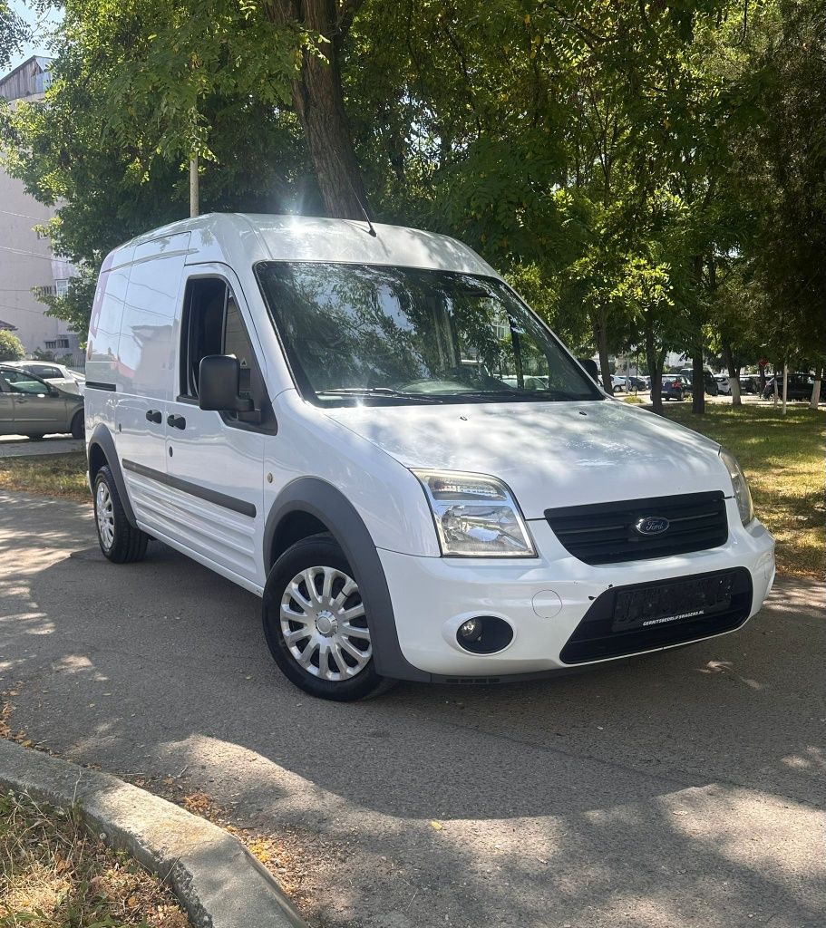 Vand Ford Tranzit Conect 1,8 D impecabil
