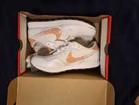 Nike  md Valiant