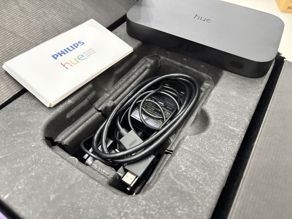 Sync Box Philips Hue HDMI, pentru sincronizare lumini, Wi-Fi