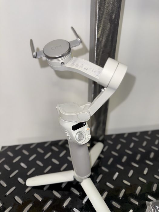 Стабилизатор DJI Osmo Mobile SE