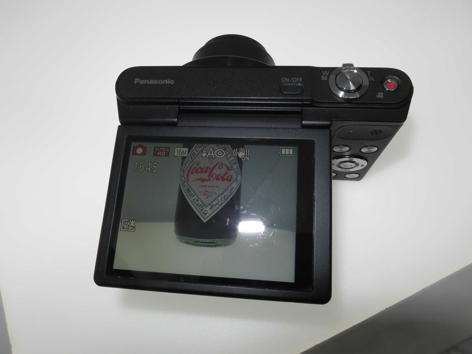 Panasonic Lumix SX10 уникален фотоапарат камера със селфи екран НОВ