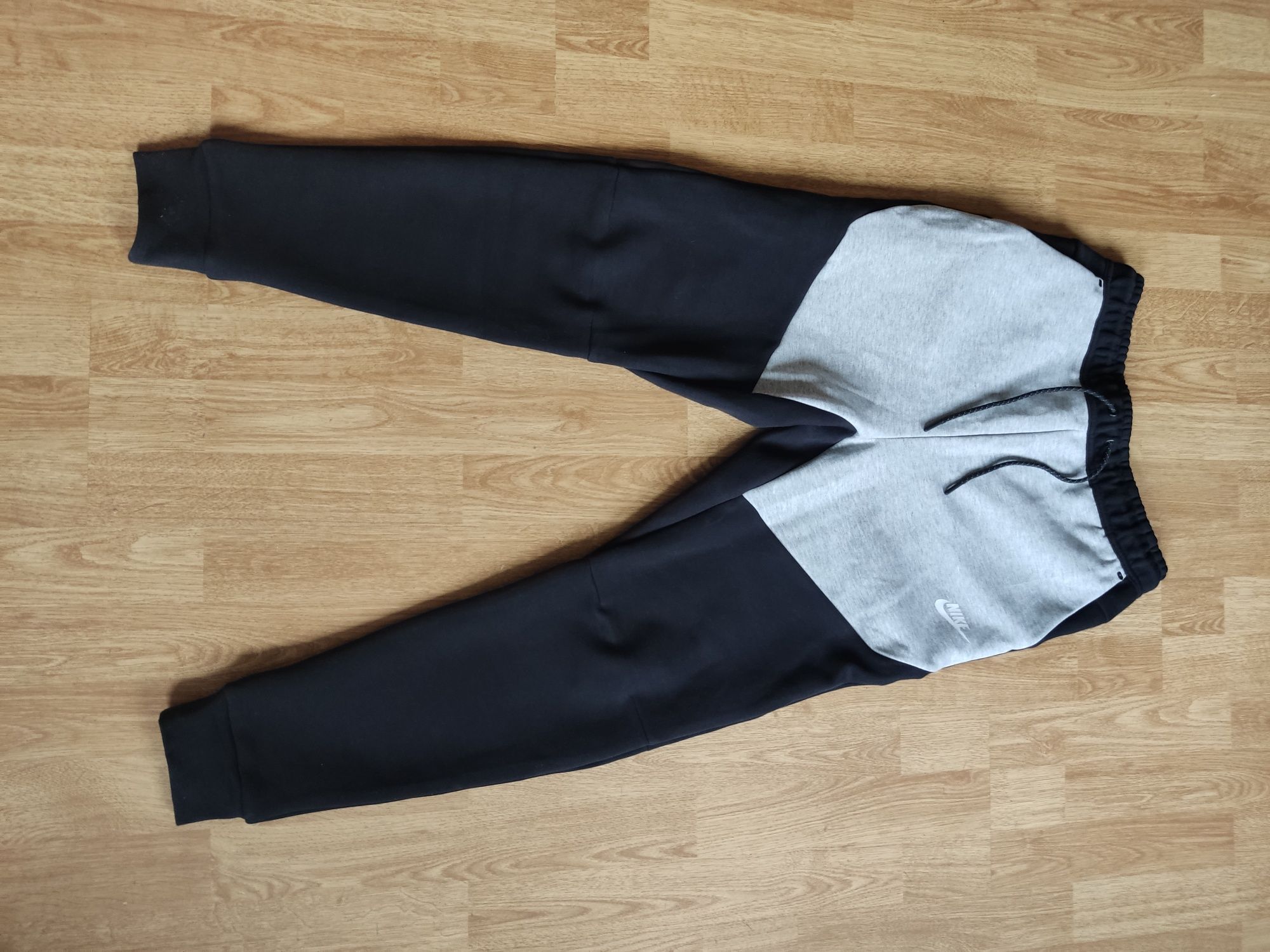 Nike Tech Fleece pantaloni