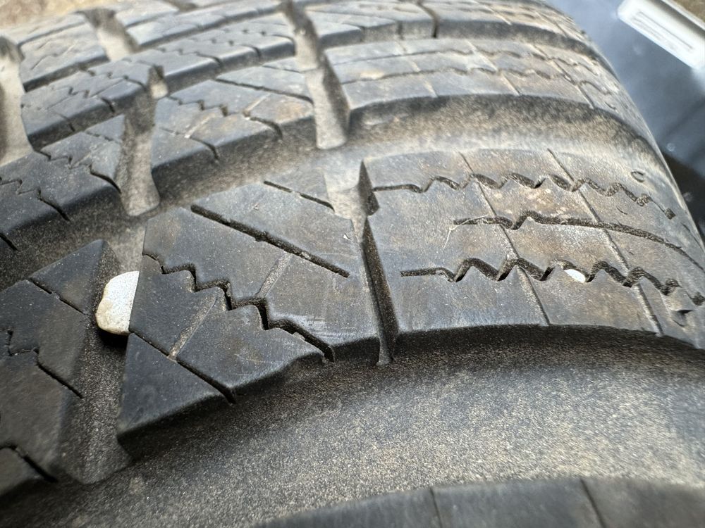 Зимни гуми  215 65 16Hankook