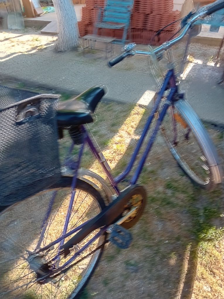 Vând 2 biciclete 250 de lei bucata