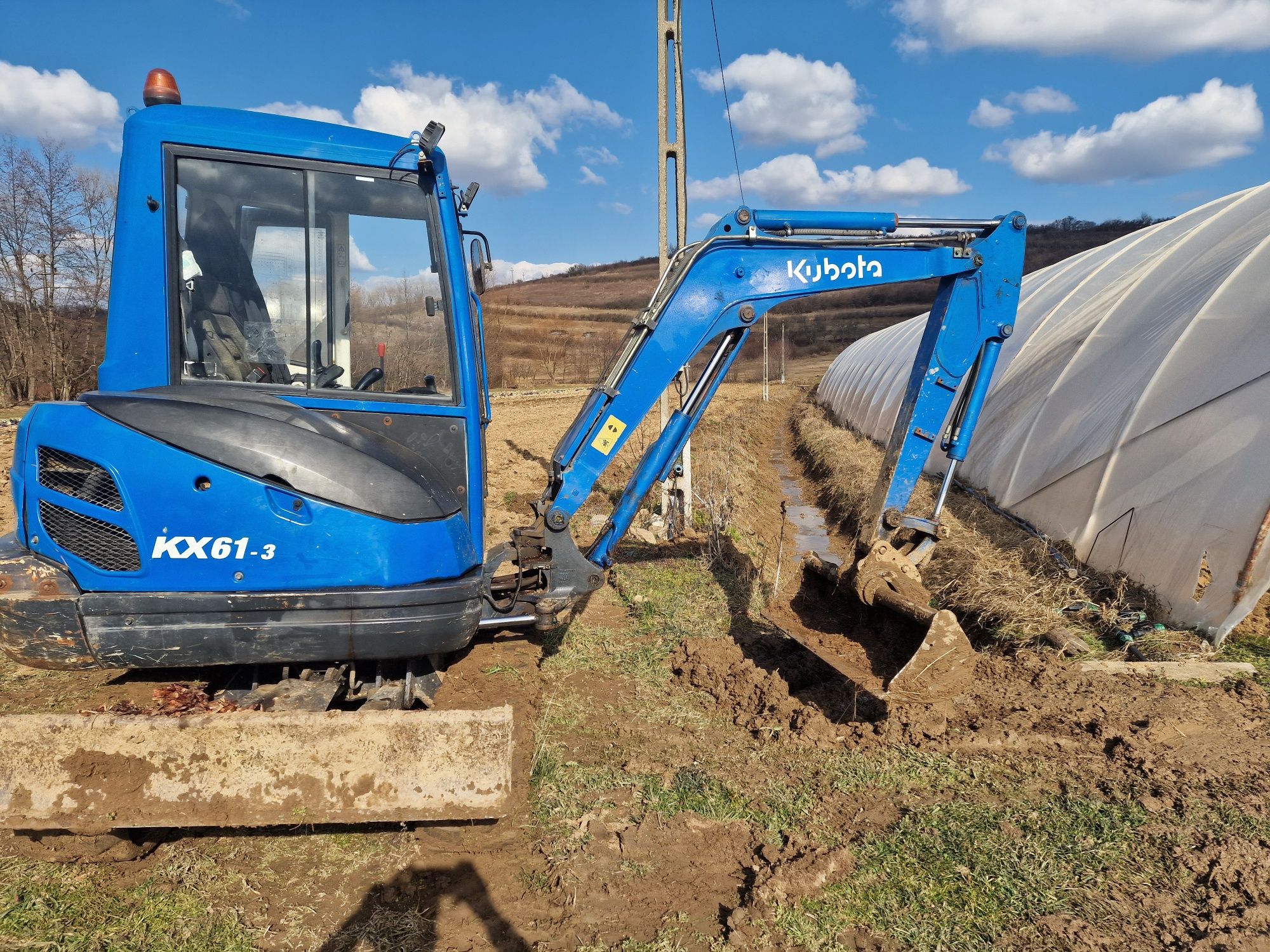 Chirie / Inchiriere excavator ( miniexcavator) de 2.7 t