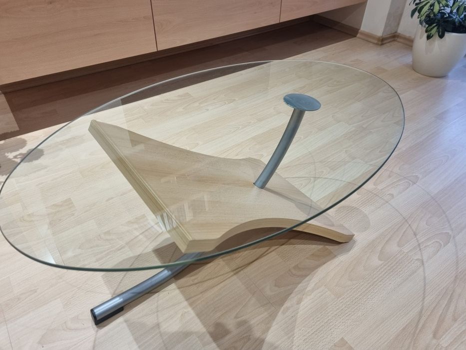 Masă de cafea modernă cu blat din sticlă, predare personală Arad